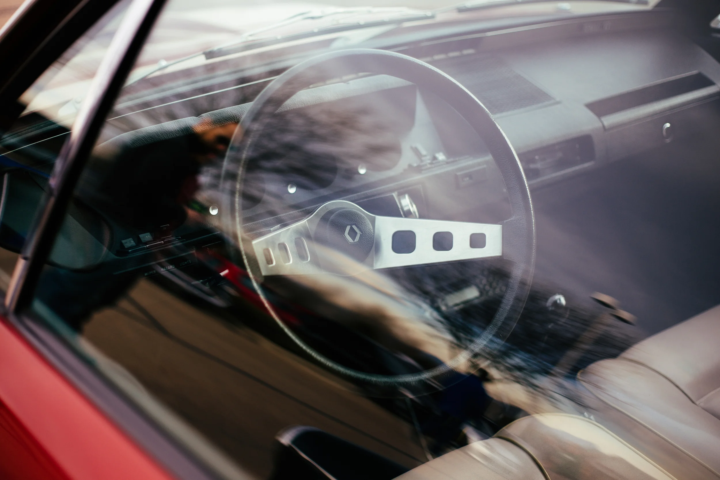 Renault 17 Window Interior.jpg