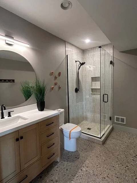 Lower Level Bath