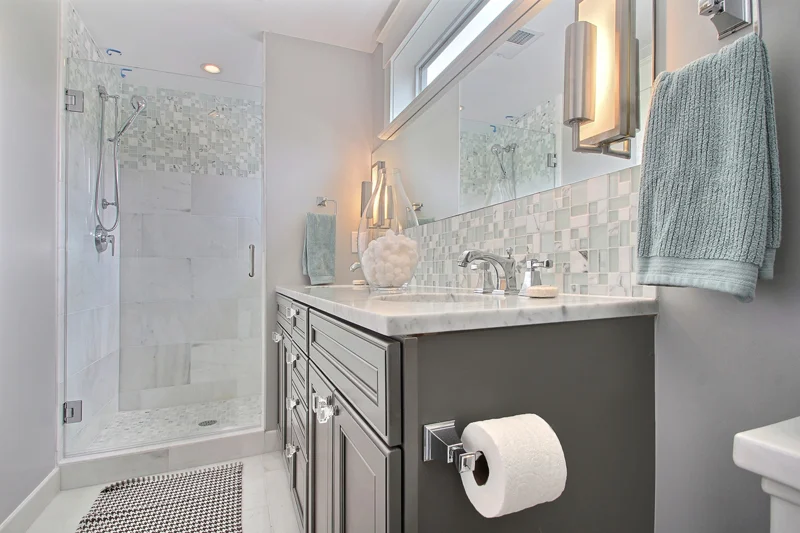 Bathroom_WEB.jpg