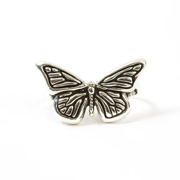 A butterfly Two finger ring