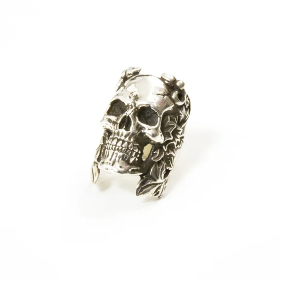 Scroll Skull Ring