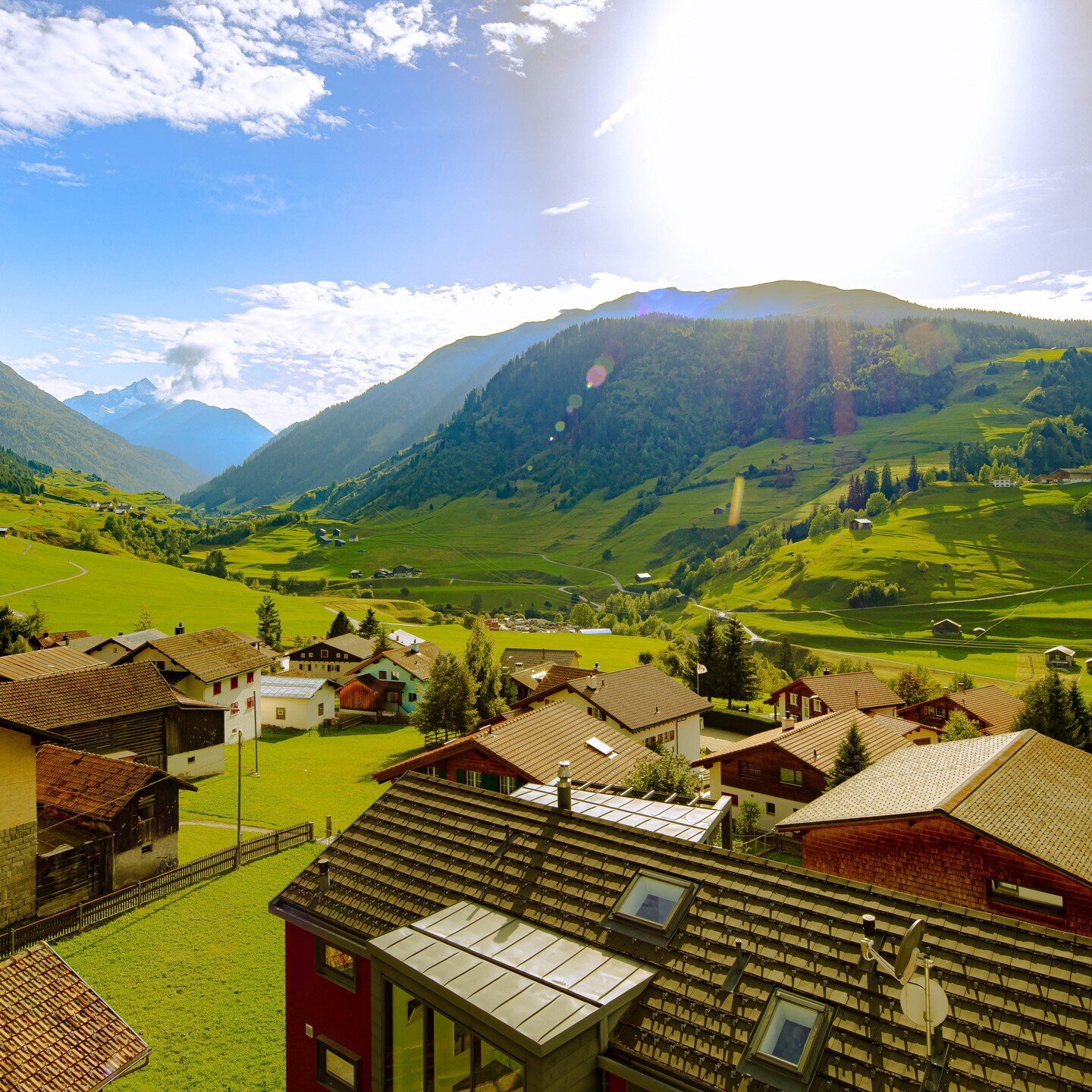 Val Medel vom Balkon gesehen.