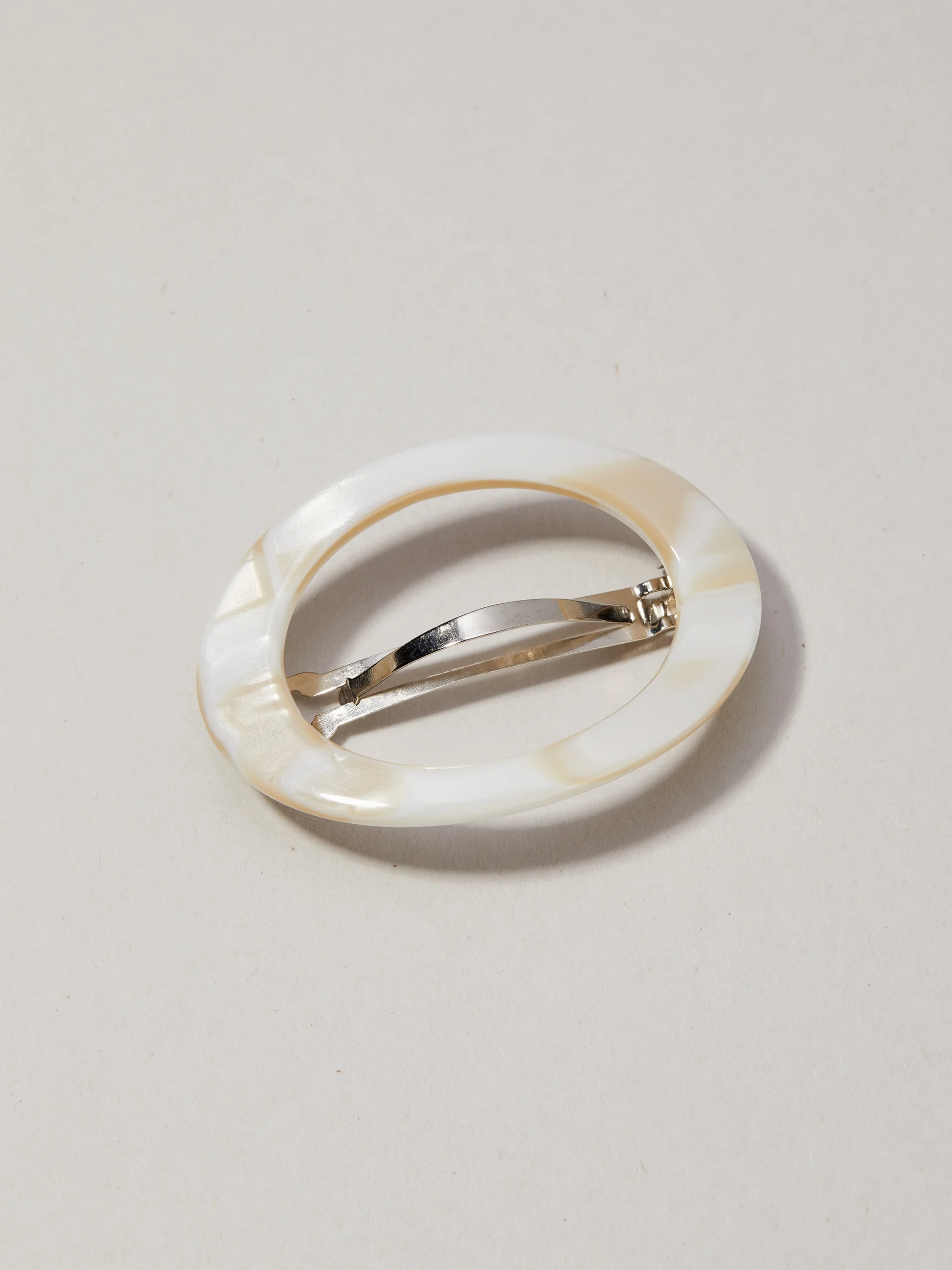 winden_Jess_Barrette_pearl_v5_w.jpg