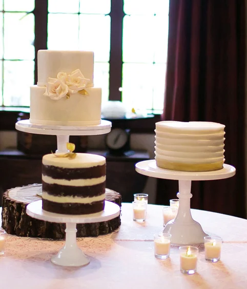 sugar roses and edible gold leaf credit: Sara Renee Photography