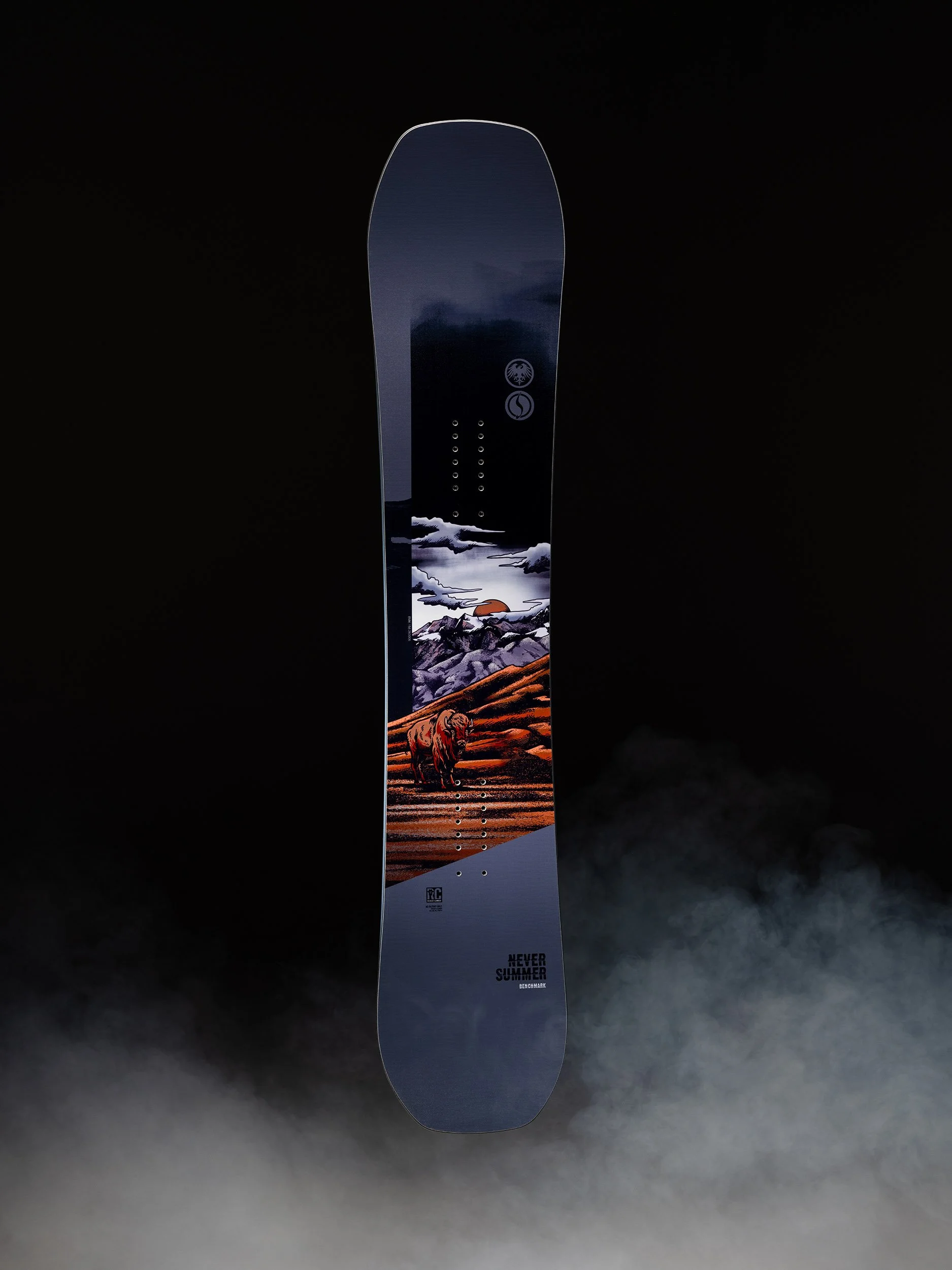 NeverSummer_Studio_M_BENCHMARK_1323_AA_V1-WEB.jpg