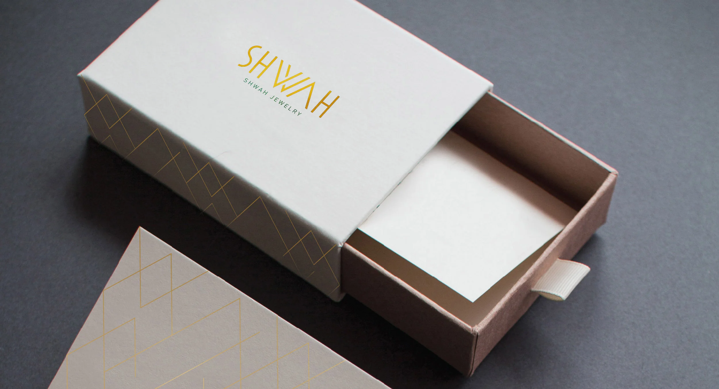 shwah_box_03a.jpg