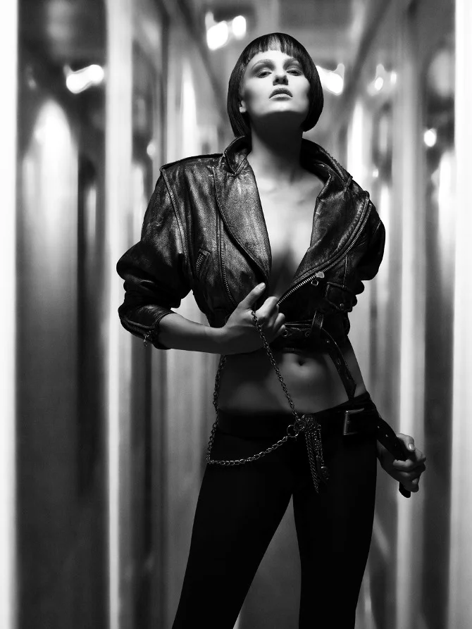 Makeup: Jérémy Kaikala - Hair: Elle Hoppenstadt - Styling: James Juarez - Photo: Robert Lynden - Model: Holland Saxby