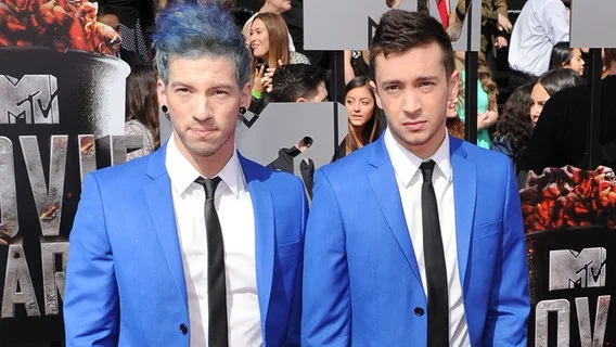 Twenty One Pilots at the 2014 Mtv Movie Awards Grooming: Jeremy Kaikala - Stylist: Amanda Valentine