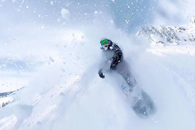 Mother Nature was having a pow party last Wednesday, so I brought out my party platter 🤙🏼
•
•
•
•
#k2snowboarding #partyplatter #gopro #bearvalley #california #winter #pow #snowboarding #goprofusion