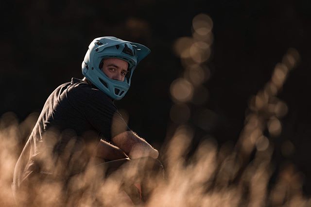 Professional helmet model.
•
•
•
•
#bluesteel #california #sunset #summer #mountainbiking #goldenhour #vsco