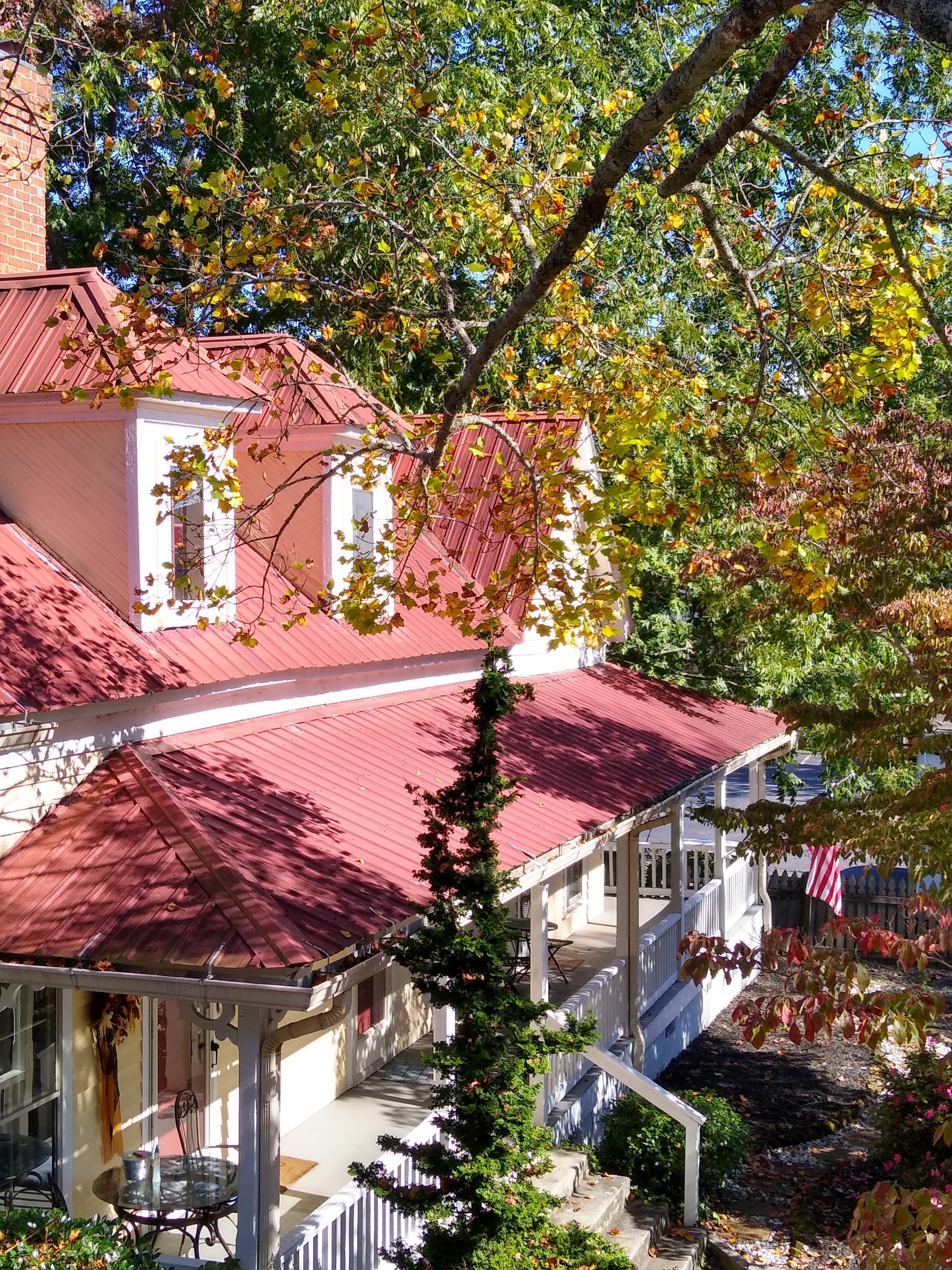  1st Floor Cottage where Piano and Southern Comfort rooms are located. 