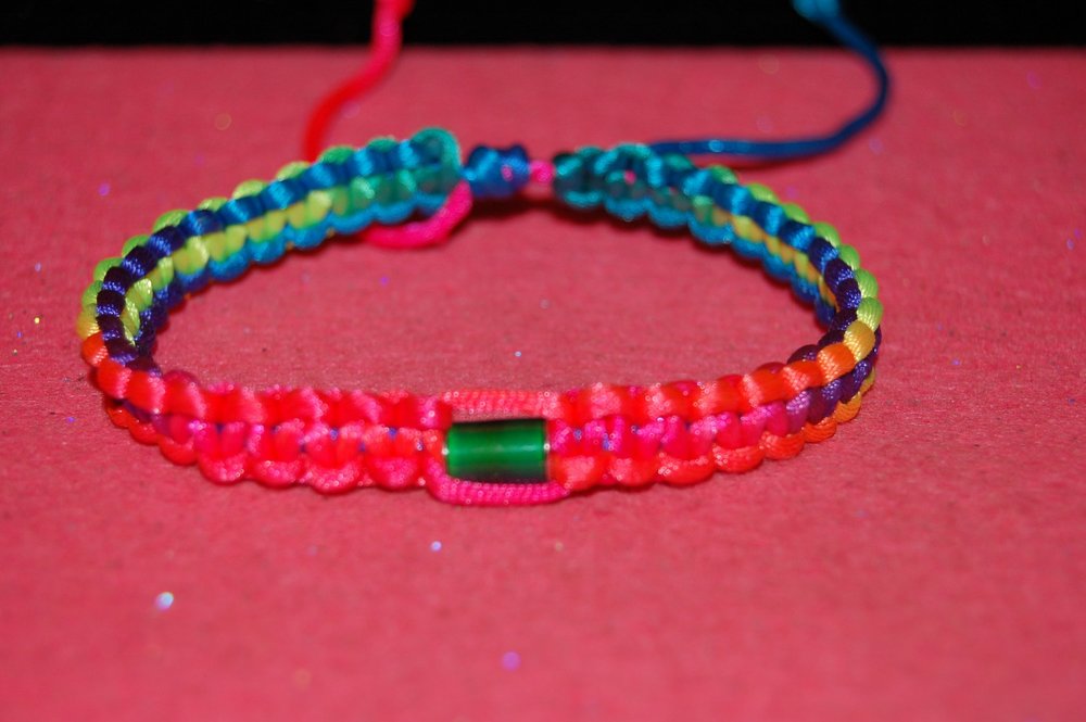 girly-moods  Friendship bracelets diy, Friendship bracelets with beads,  Pony bead bracelets