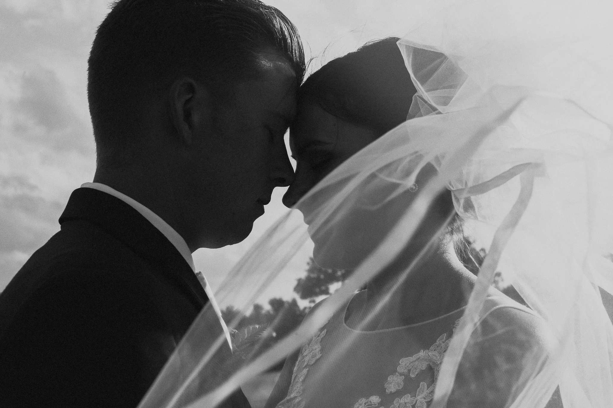 LINDSTROM-BRIDE-GROOM-24.jpg