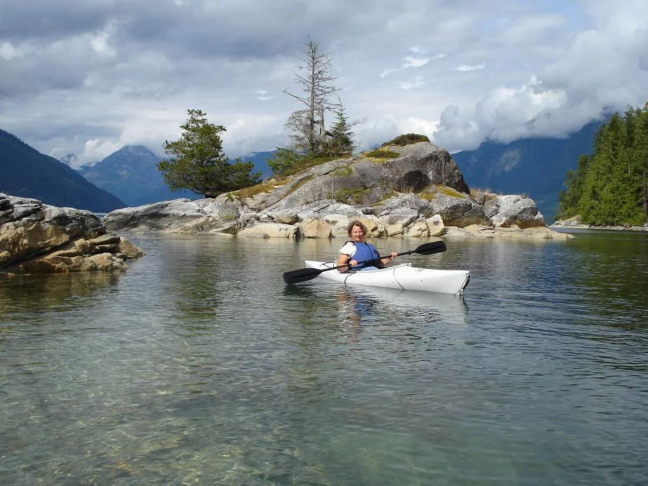 Nina kayaking in Desolation Sound, BC. (Image via Nina Munteanu)