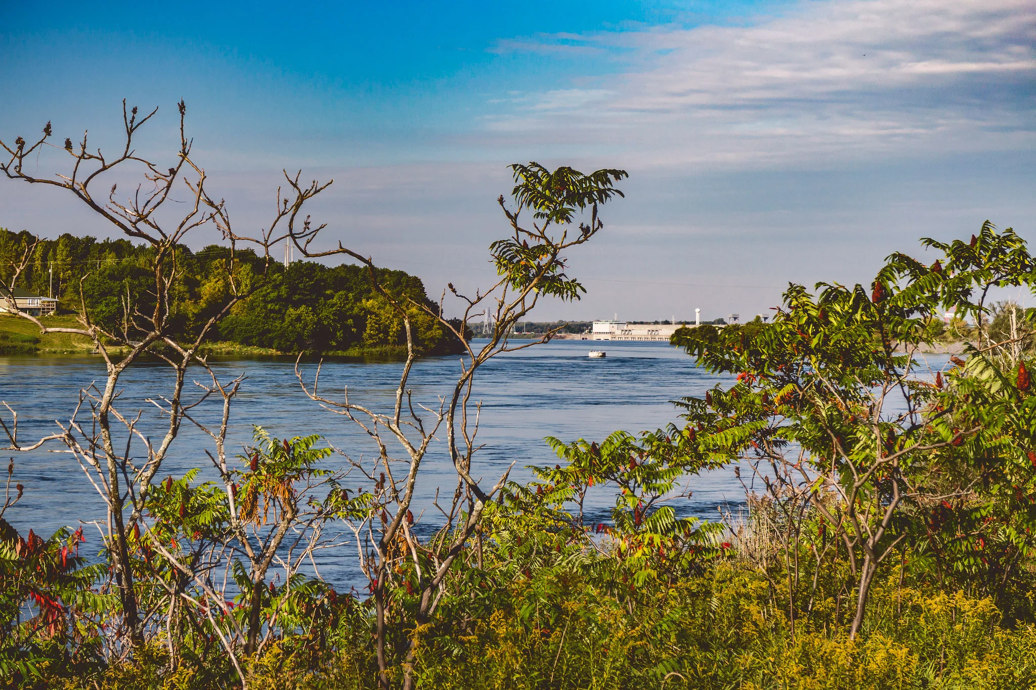 Cornwall Power Dam and St Lawrence Seaway (Photo by Michel Rathwell)