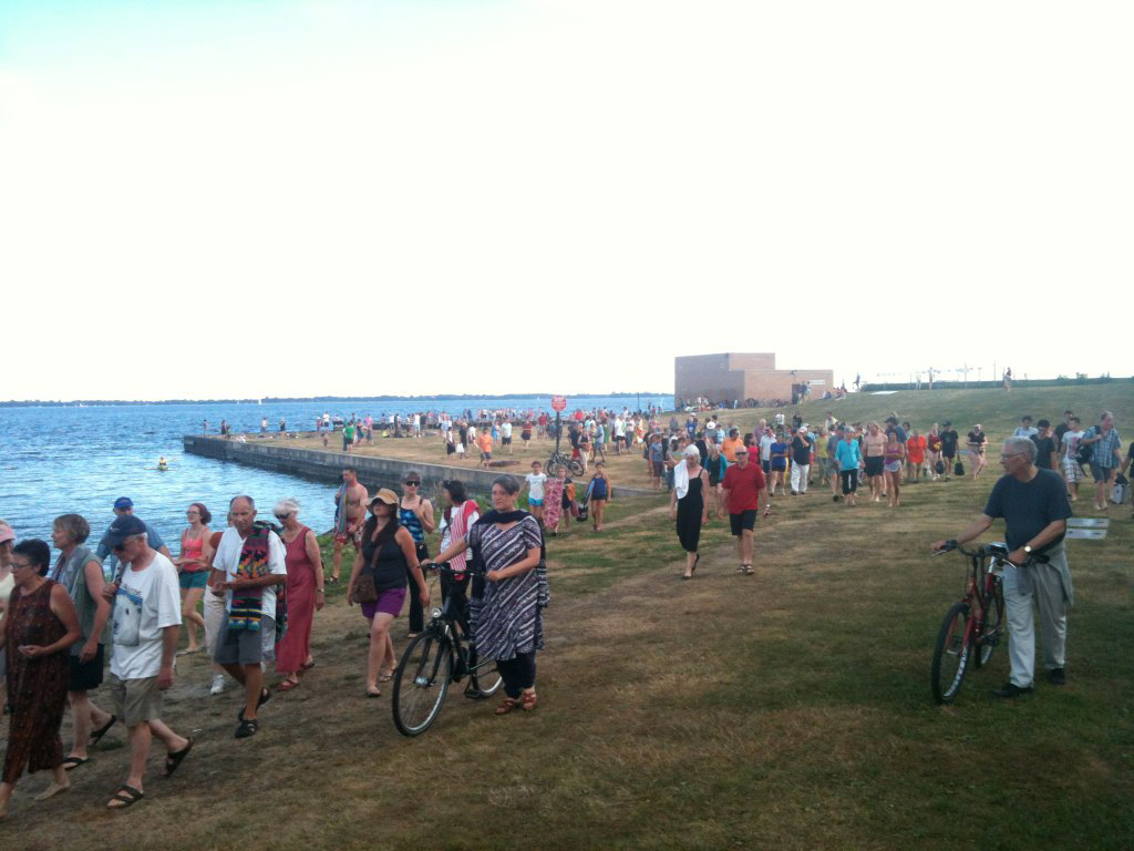 Kingston's Shoreline Shuffle organized by the Water Access Group. (Photo by Lake Ontario Waterkeeper)