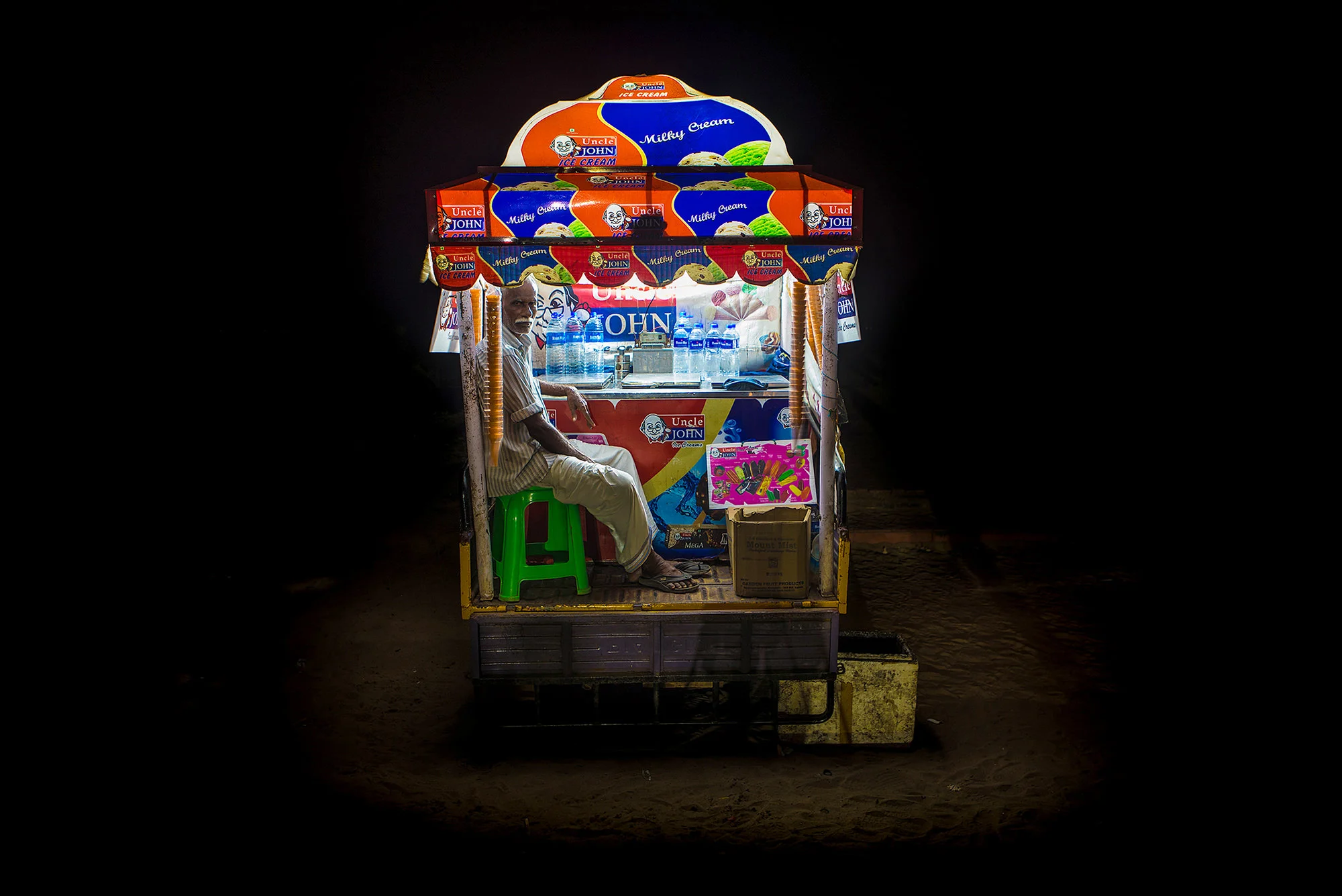 night_vendors_03_2000px.jpg