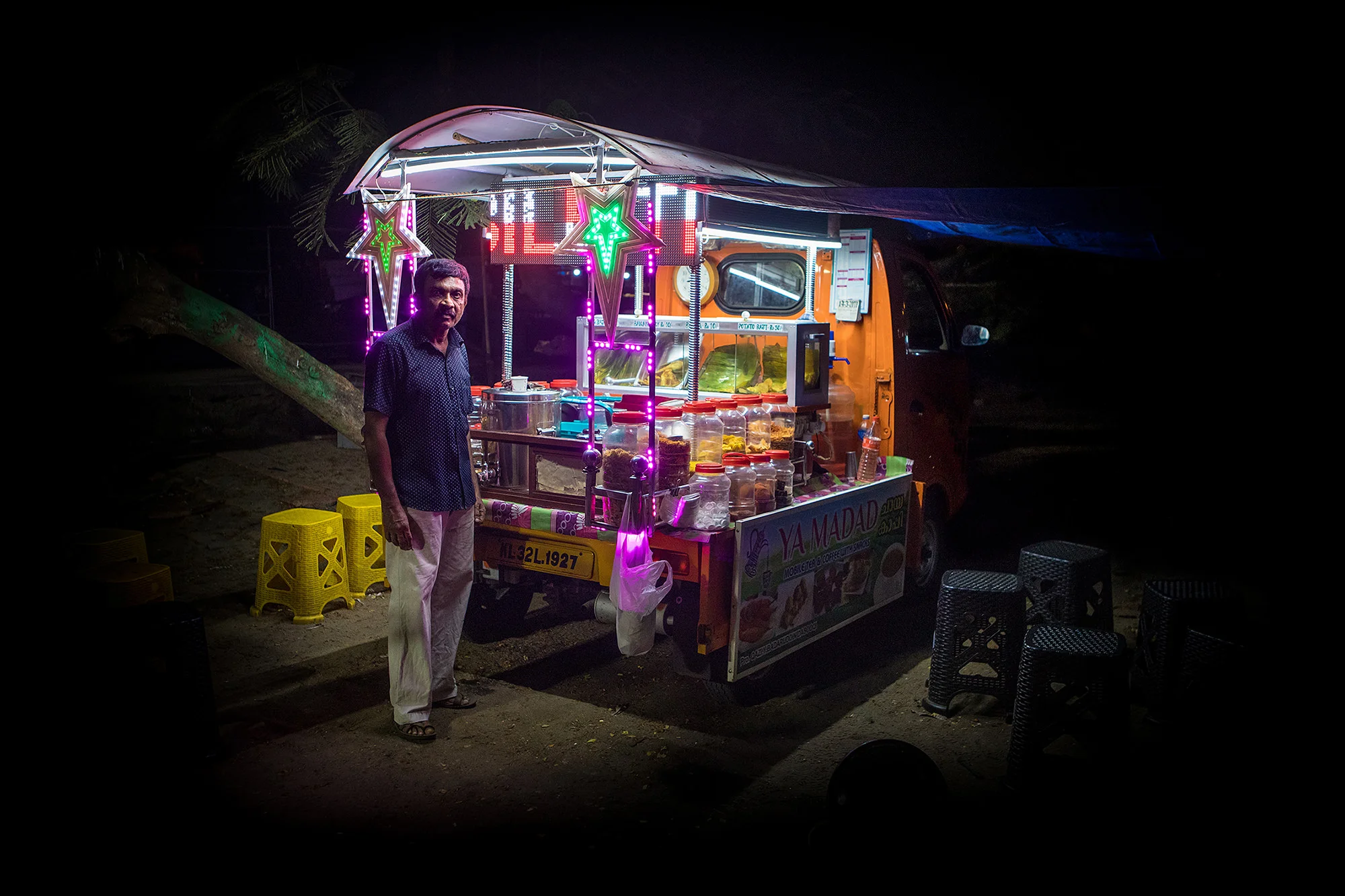 night_vendors_05_2000px.jpg