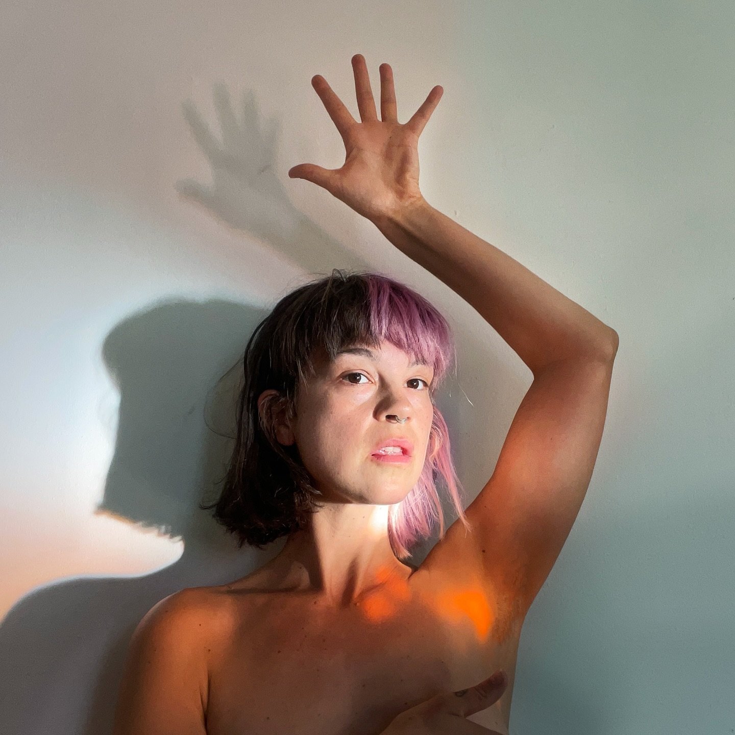 ONE WEEK until the new single High Trust High Stakes is out and I&rsquo;m already so grateful for the support 
🙏🏼❤️🤗🌸
Ps I will be in Vancouver tomorrow/today? 😅xo ✈️
#lifedeath #love #grateful #newmusic #canada #switzerland