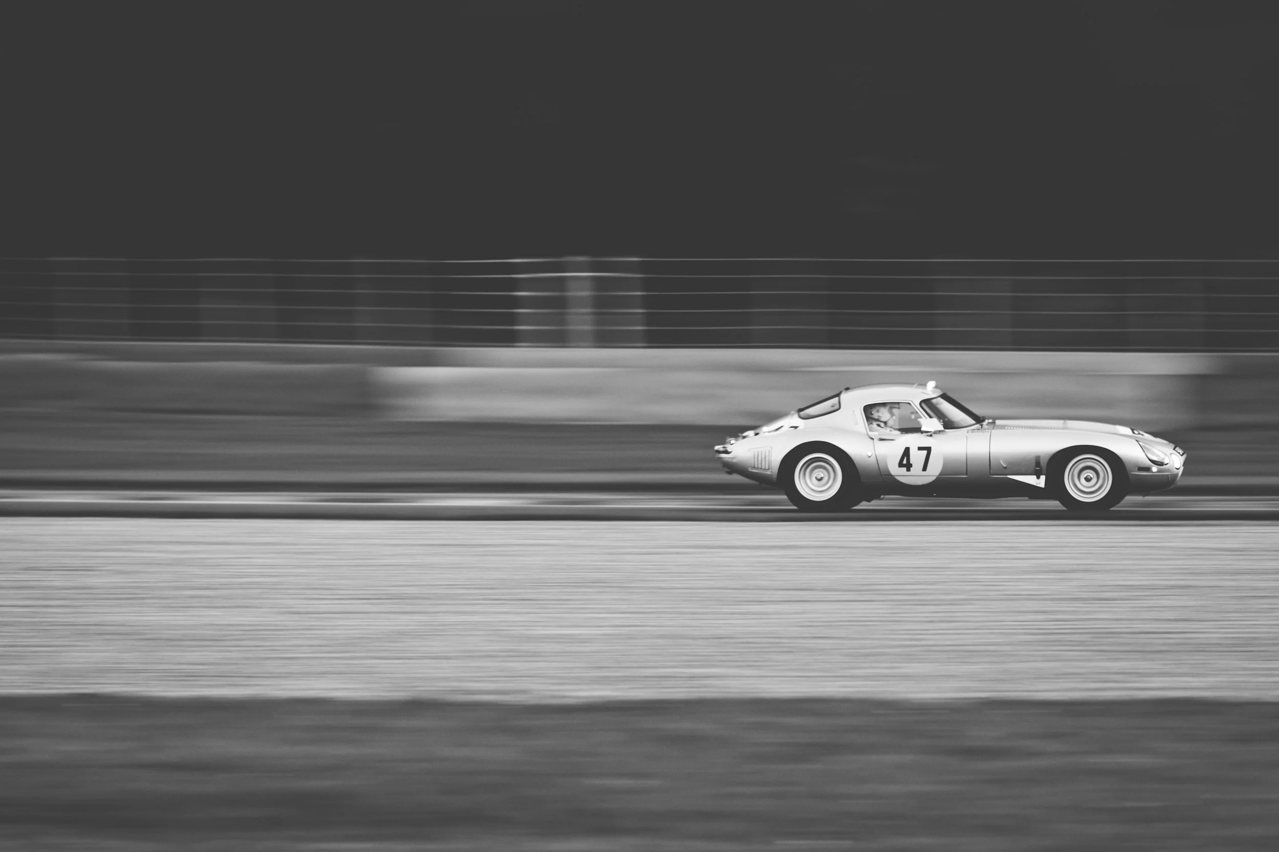 CHASING E-TYPE