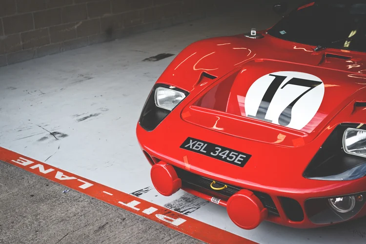 Pit Lane GT40