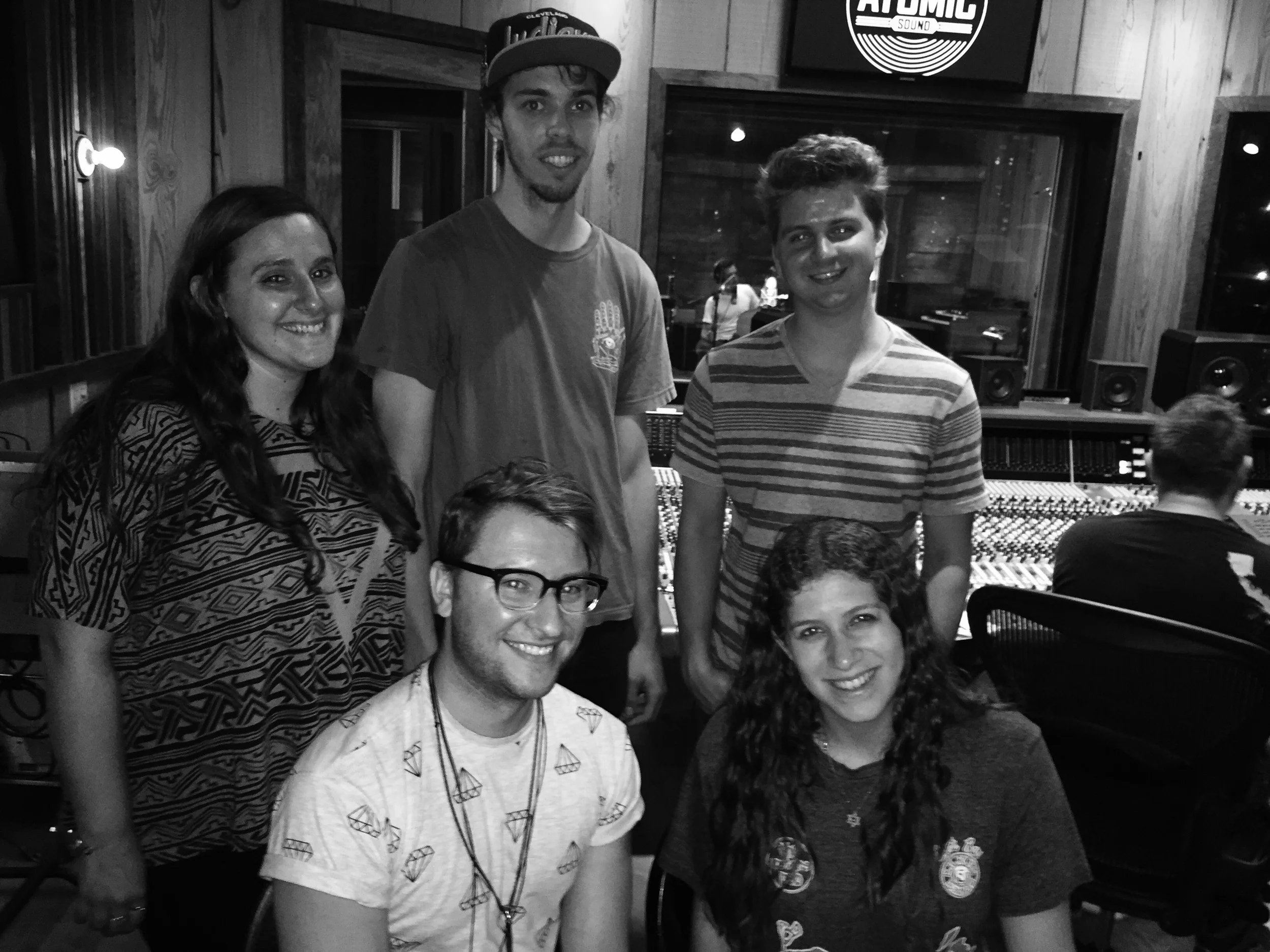 We managed to wrangle about half our paisley crew together for a quick photo! 