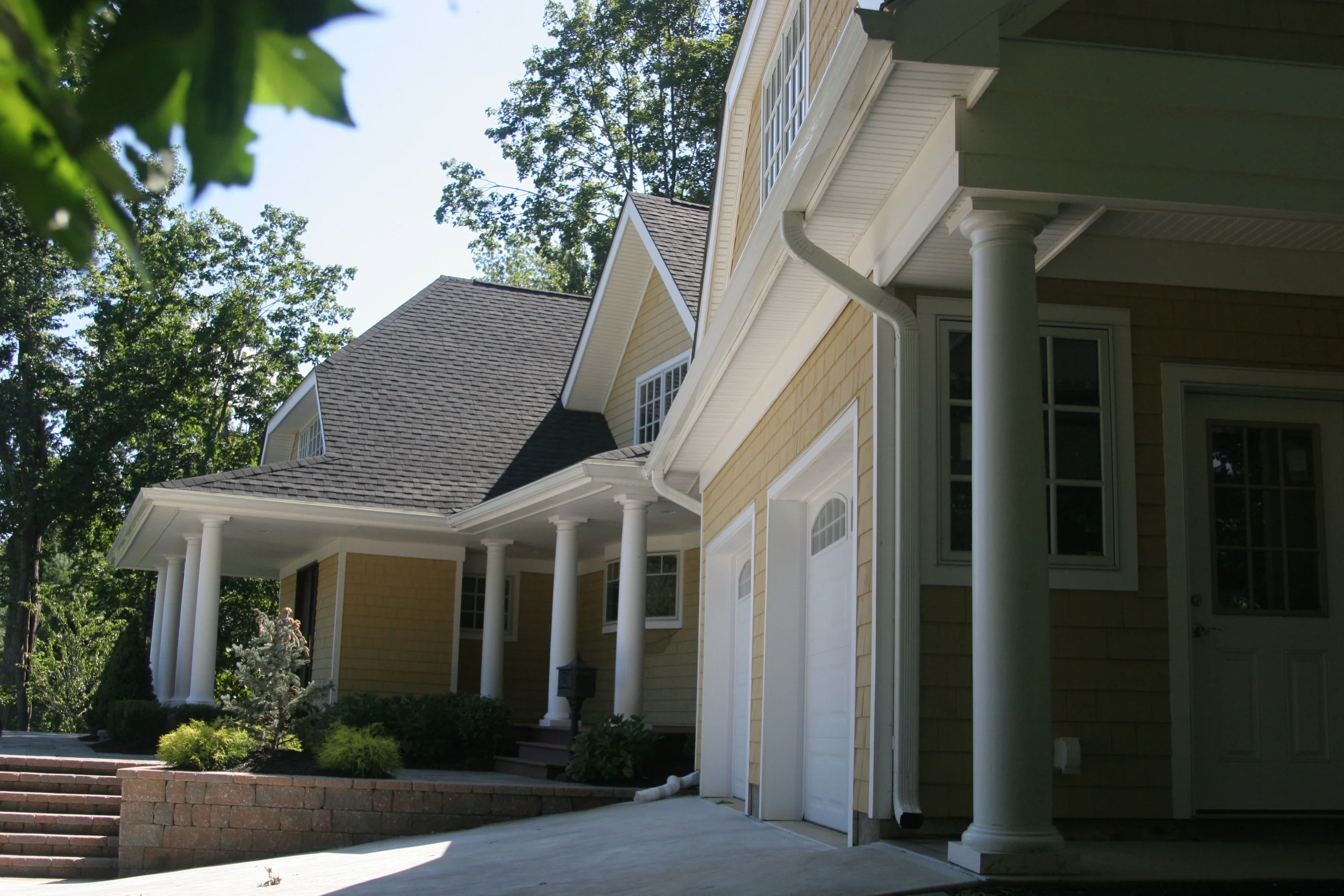   Nottingham Way | &nbsp;This home is the unification of the components of a pre-existing pre-fabricated house, with new traditionally constructed components sympathetic to the original system.&nbsp; The site’s severe grade allows for ample opportuni