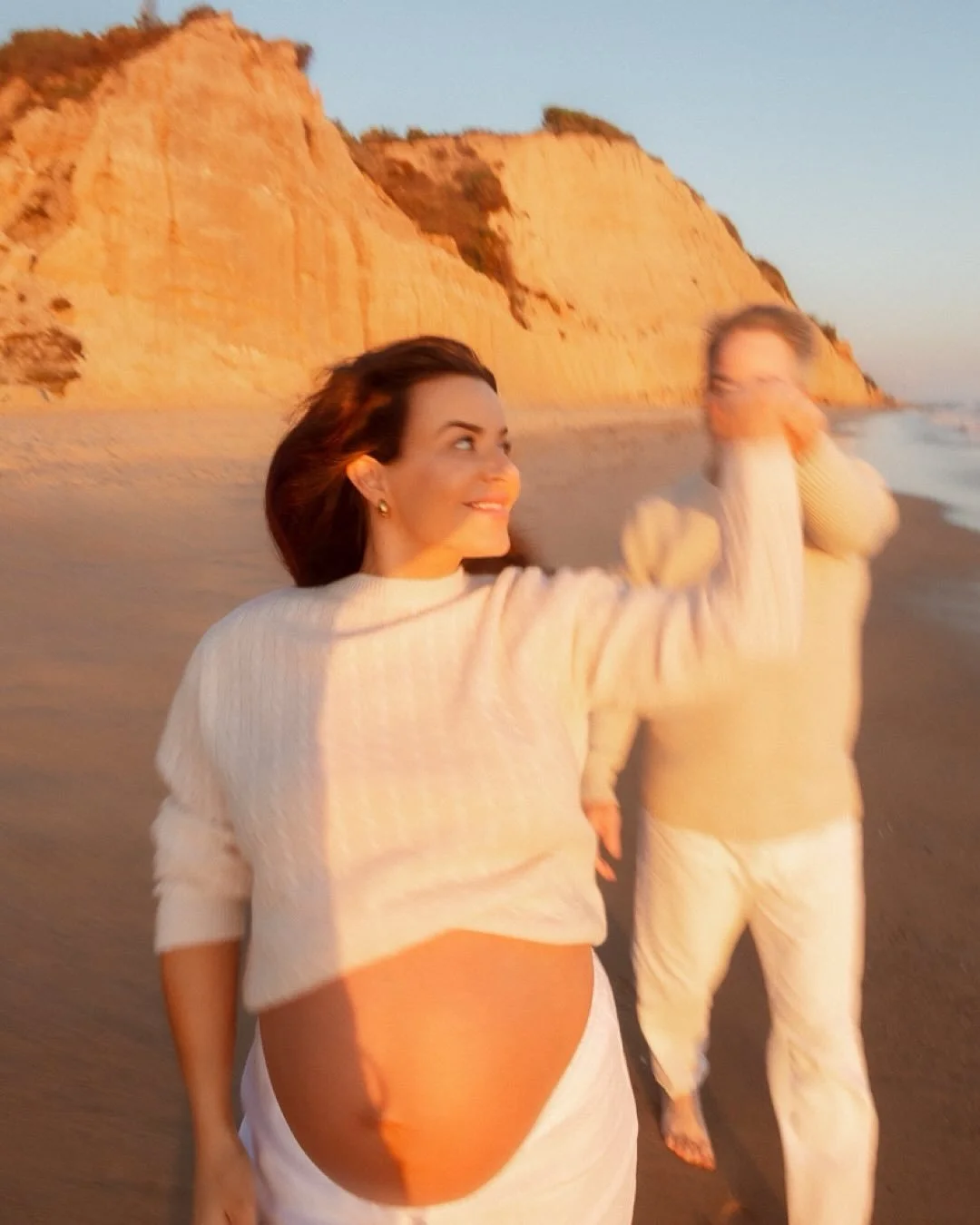 Full circle moments @ashley_gomez || What a treat to go from maternity through newborn with this beautiful fam

#philchesterpresets 
#theheartfulphotogs