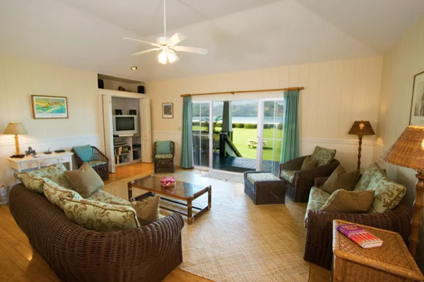 PHOTO CREDITS: For more information and photos of the Kanu Beach Cottage, visit the Hanalei Land Company’s website . Above photos are also from the website.