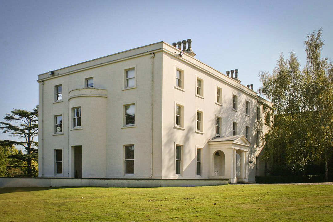 Harefield Grove Farm in England became the film location for Roscrea Convent in Philomena.
