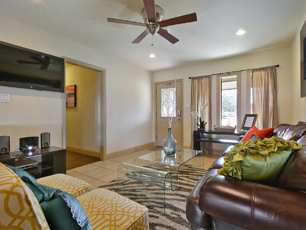 austin-casa-manana-3.jpg