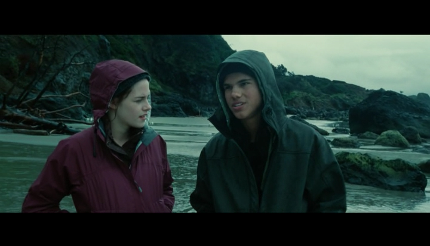 Screenshot from Twilight of a scene filmed at Indian Beach - when Jacob tells Bella the myth surrounding The Cullens.