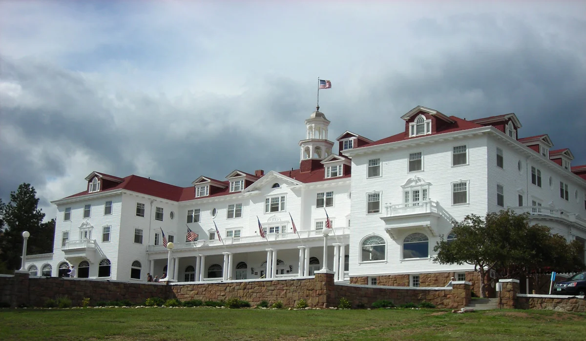 The Stanley Hotel: a Haunted Film Location Not for the Faint of Heart ...