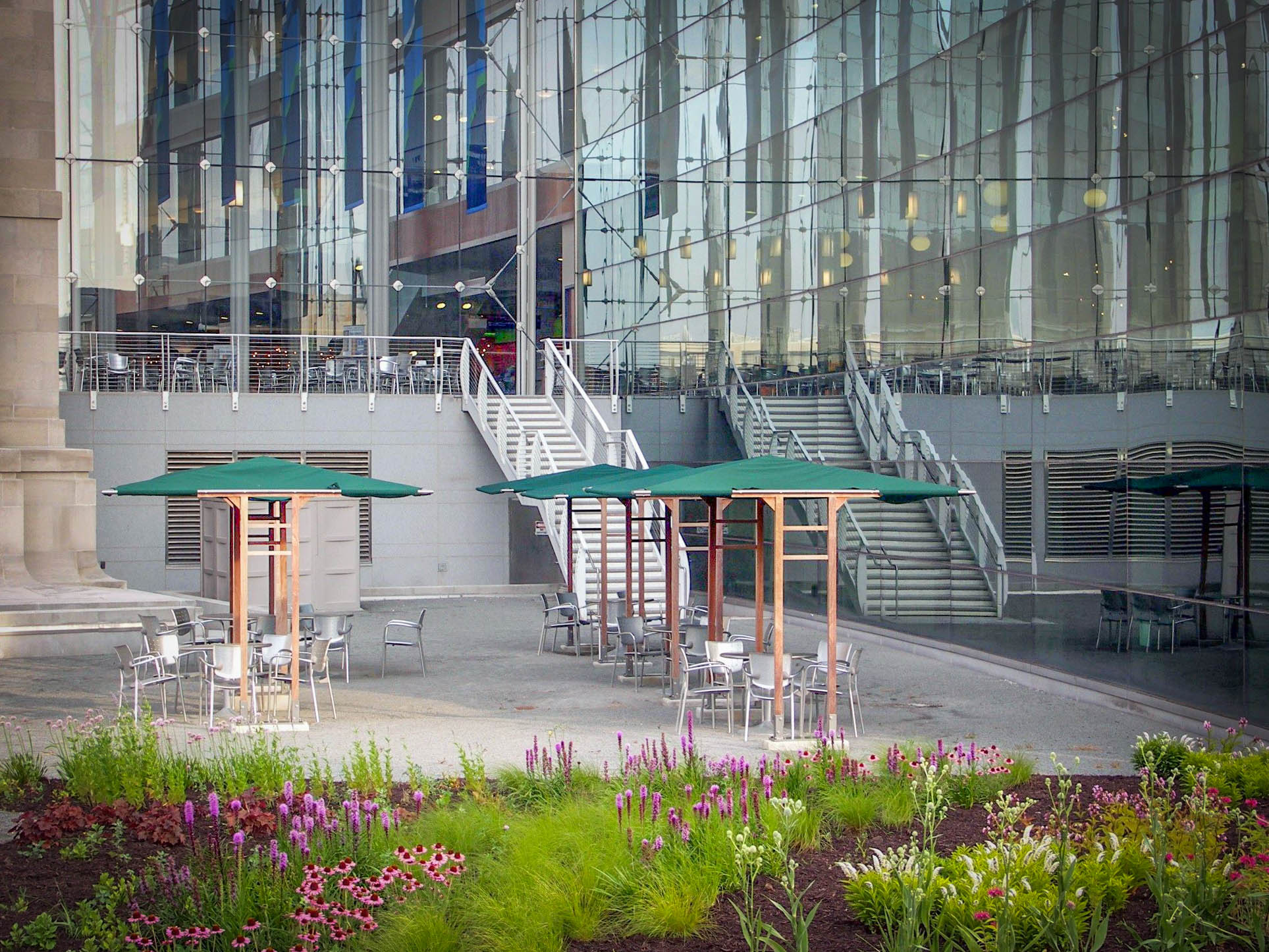 Exterior of the Central Library - image via LocationsHub.com .