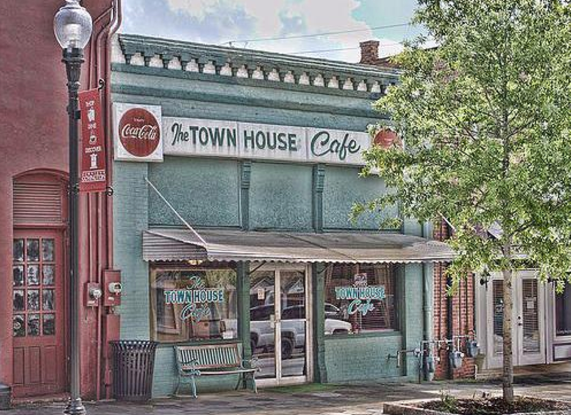 The Town House Cafe in Covington, Georgia is one of the film locations of Selma (and The Vampire Diaries).