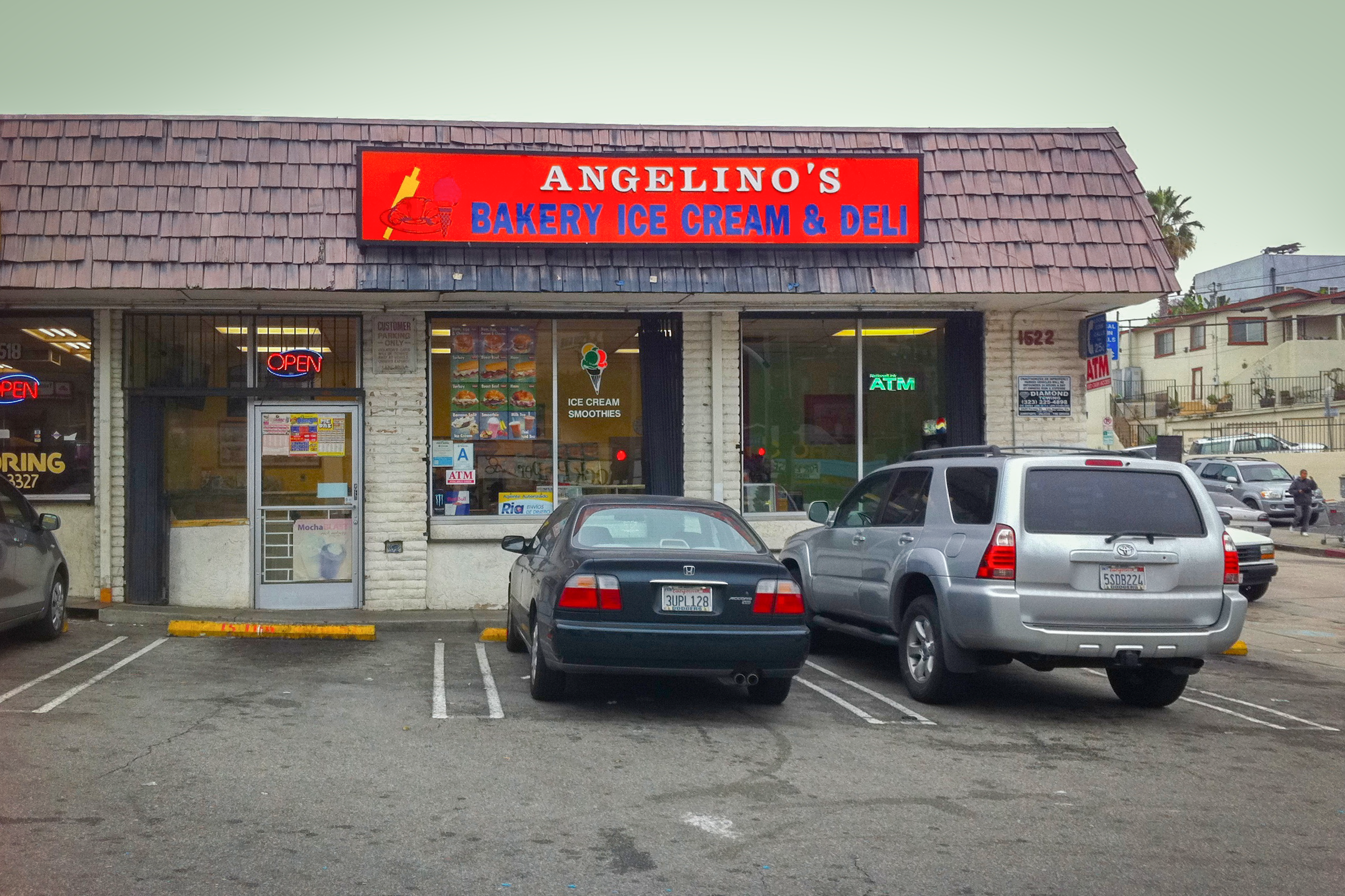 The parking lot of Angelino's Bakery is&nbsp;one of the film locations for Nightcrawler - image via Google.&nbsp;