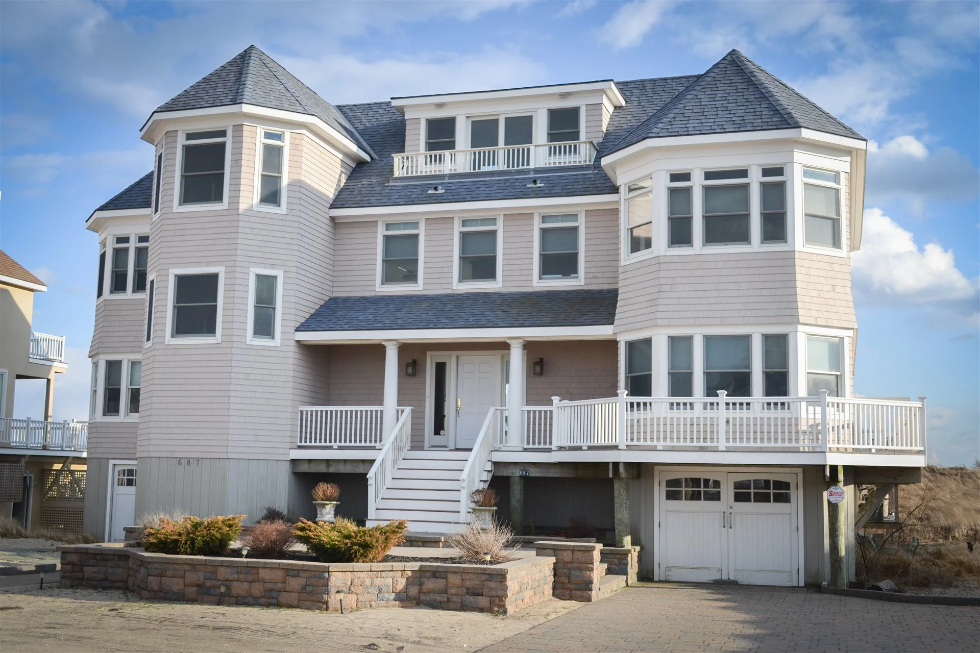FEATURED LOCATION Oceanfront Hampton Beach House — LocationsHub