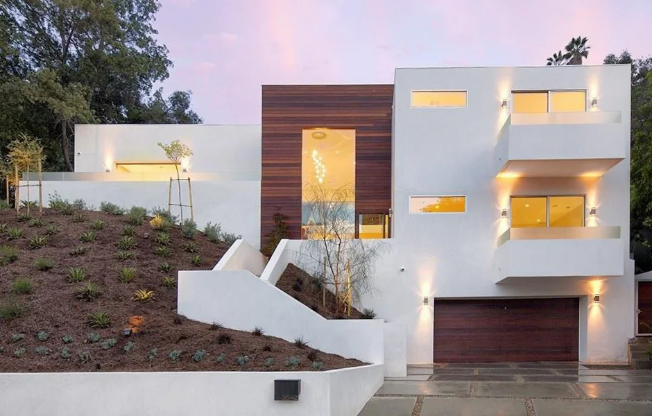 FEATURED LOCATION California MidCentury Modern Home Estate — LocationsHub