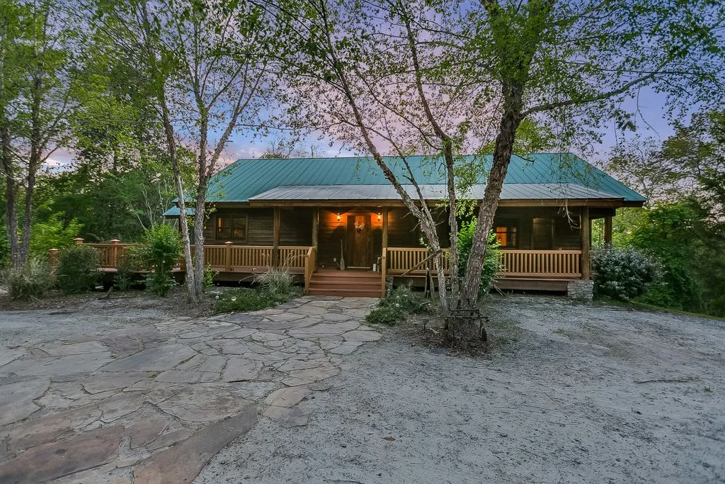 FEATURED FILMING LOCATION Stars Aligned River Retreat — LocationsHub