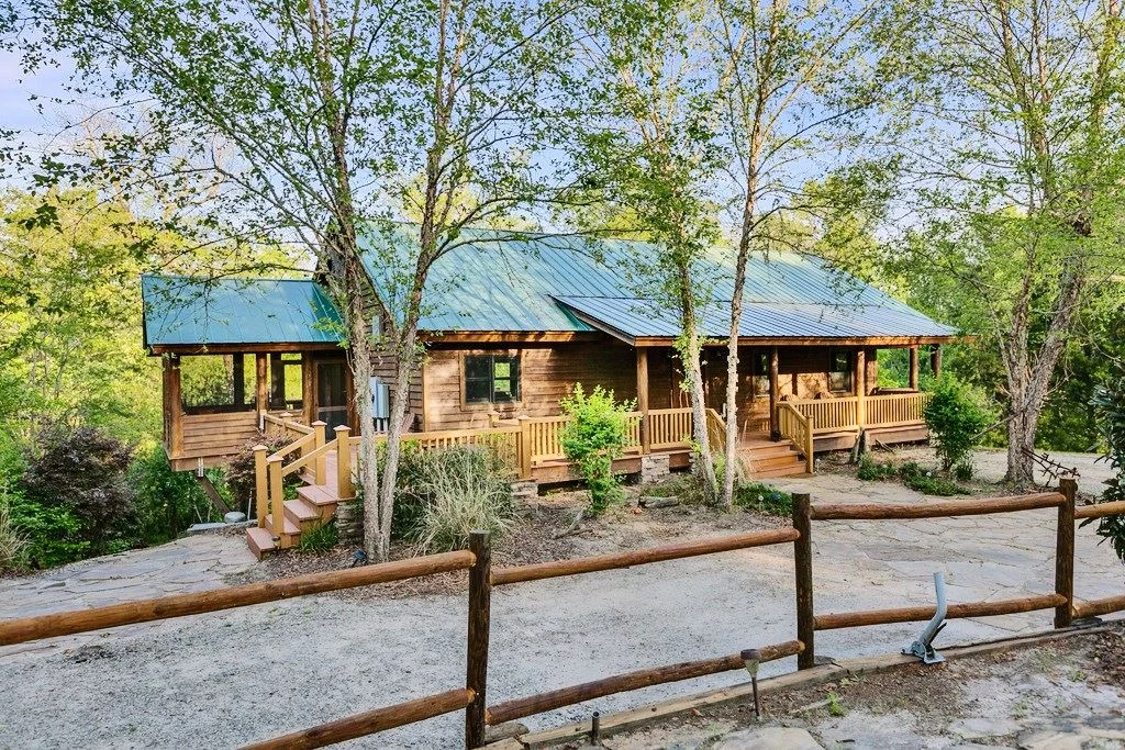 FEATURED FILMING LOCATION Stars Aligned River Retreat — LocationsHub