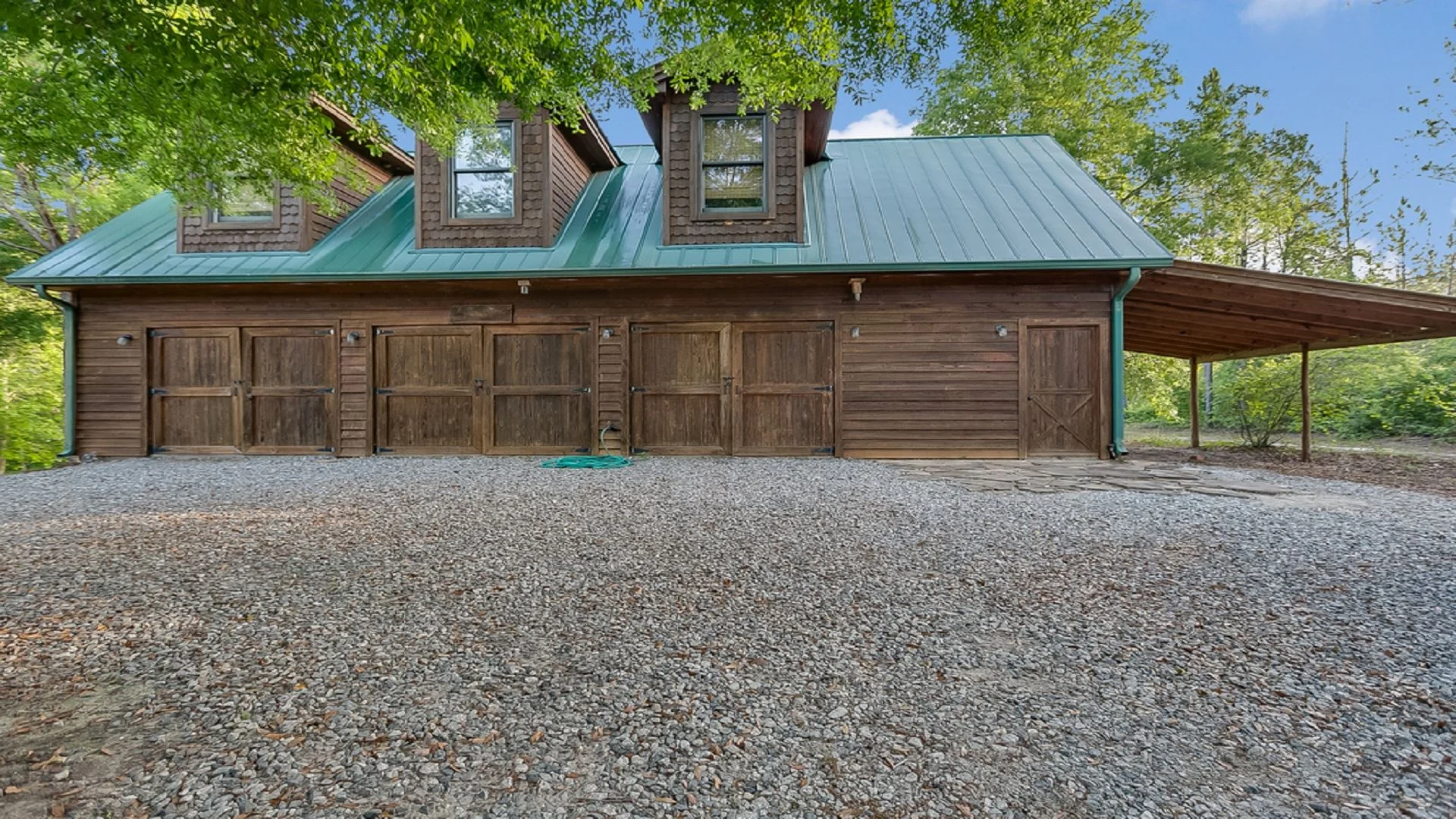 FEATURED FILMING LOCATION Stars Aligned River Retreat — LocationsHub