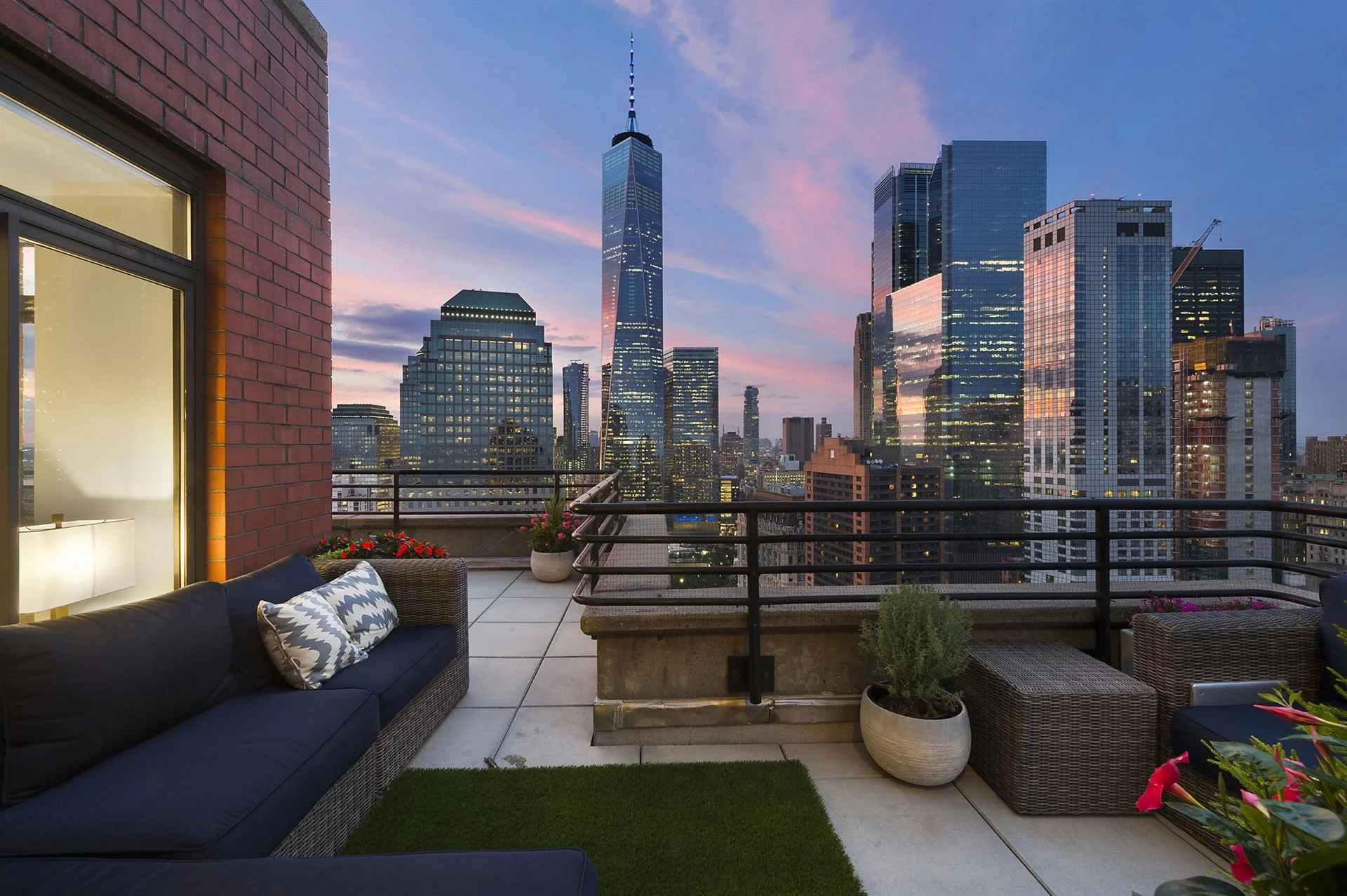 View of FEATURED FILMING LOCATION: Manhattan Penthouse Apartment — LocationsHub