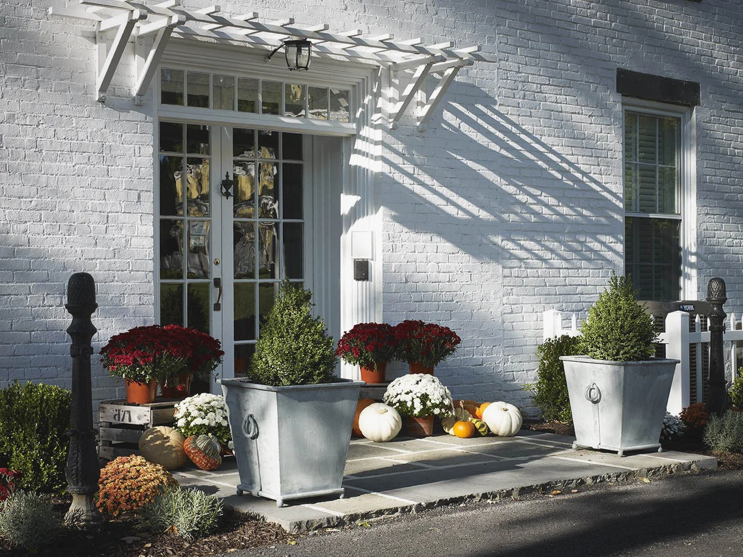 FEATURED FILMING LOCATION Stagecoach Inn — LocationsHub