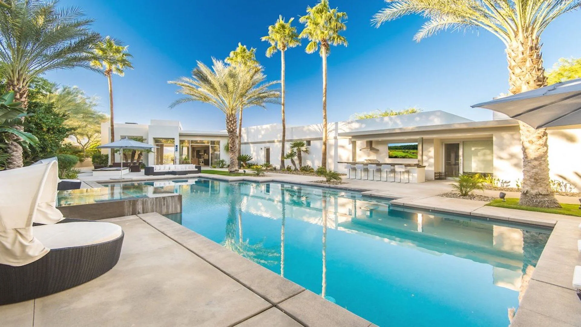 FEATURED FILMING LOCATION: Palm Springs Desert Oasis