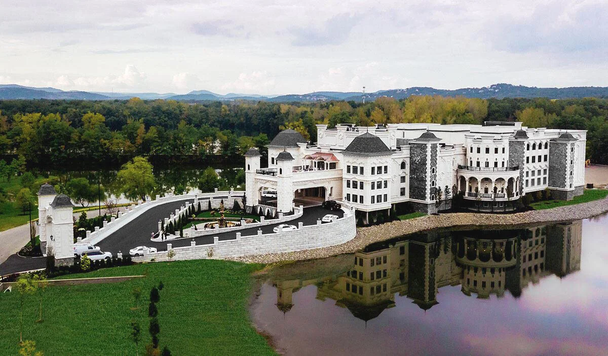 その他 New Castles FEATURED FILM LOCATION: Lakeside Castle — LocationsHub