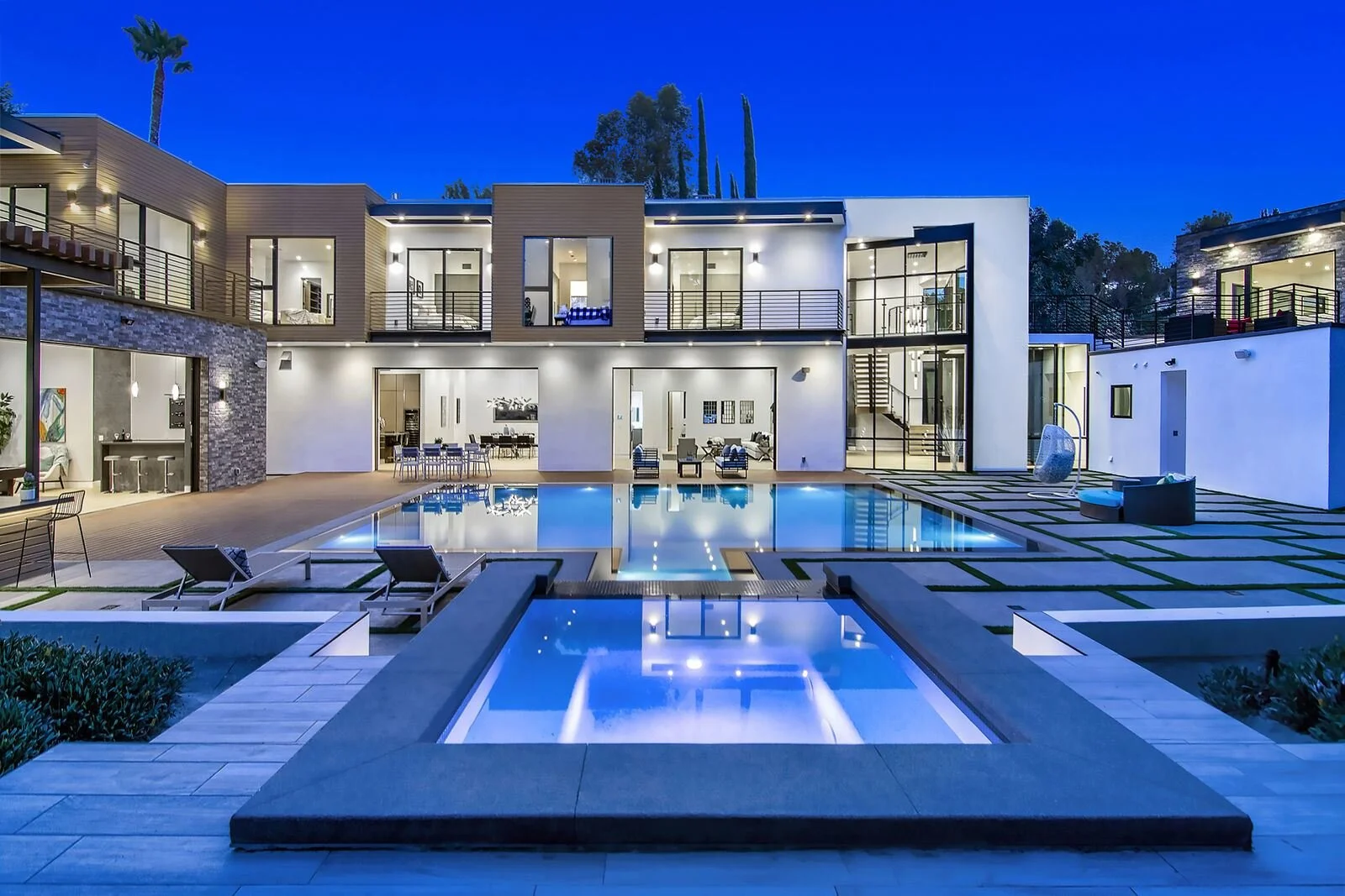 FEATURED FILMING LOCATION Vanalden Estate — LocationsHub