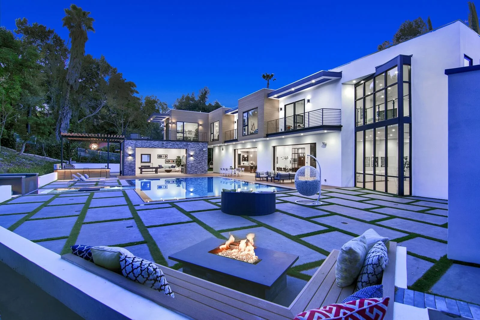 FEATURED FILMING LOCATION Vanalden Estate — LocationsHub