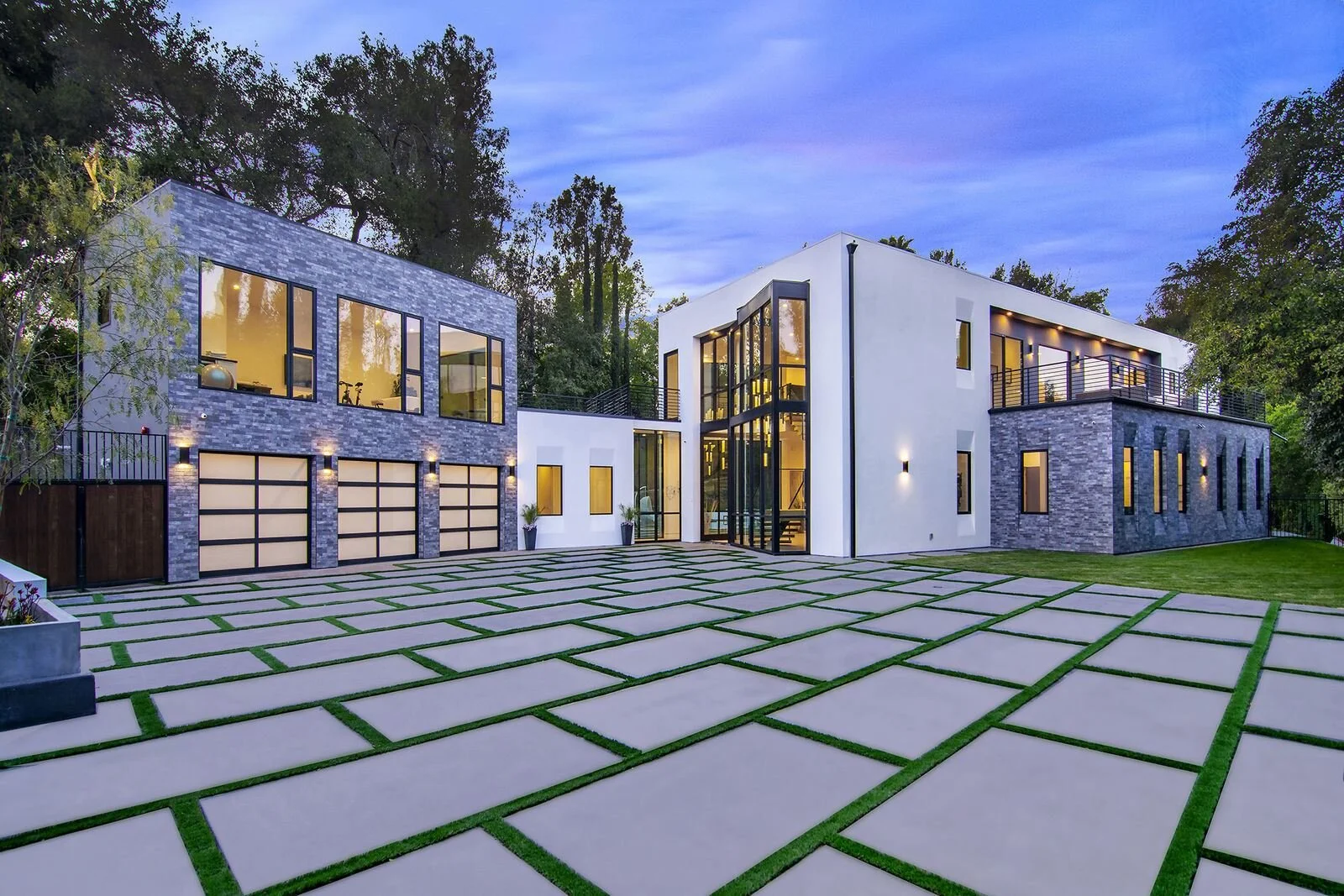FEATURED FILMING LOCATION Vanalden Estate — LocationsHub