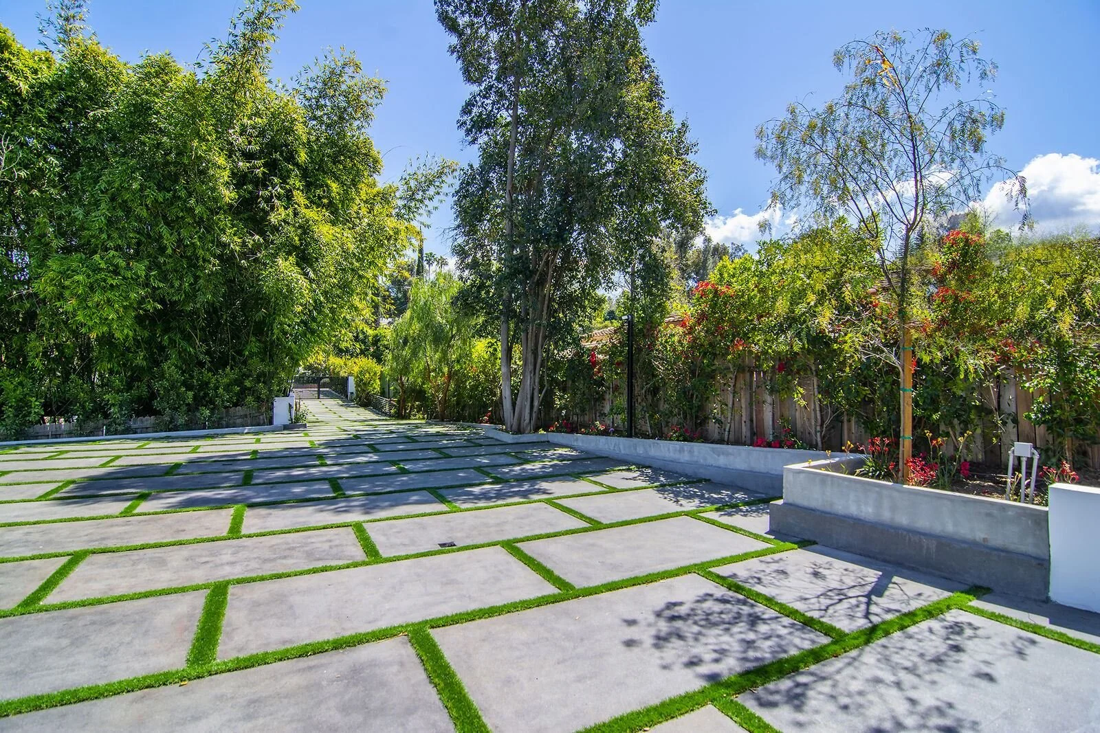 FEATURED FILMING LOCATION Vanalden Estate — LocationsHub