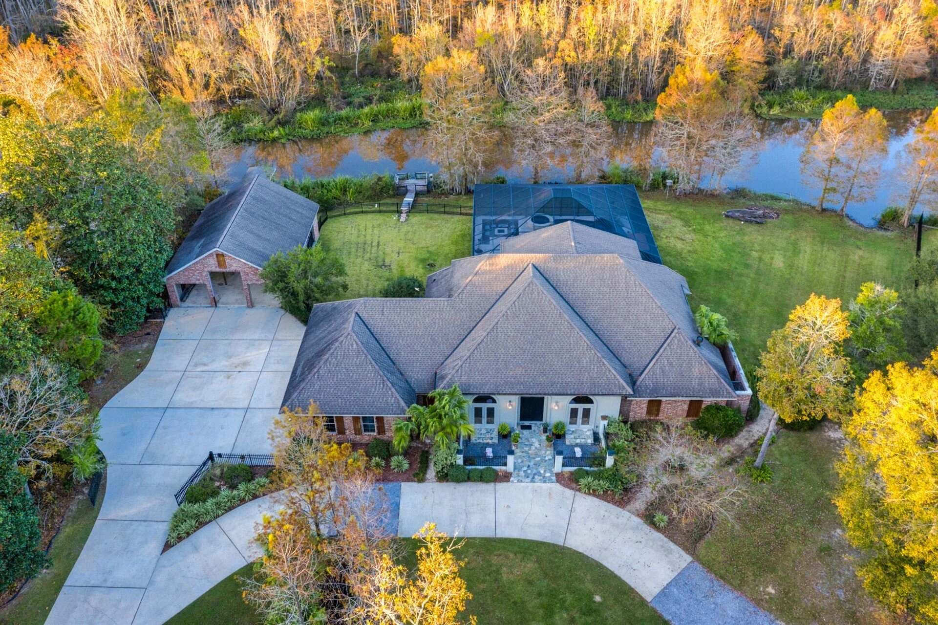 FEATURED FILM LOCATION Live Oak Manor — LocationsHub